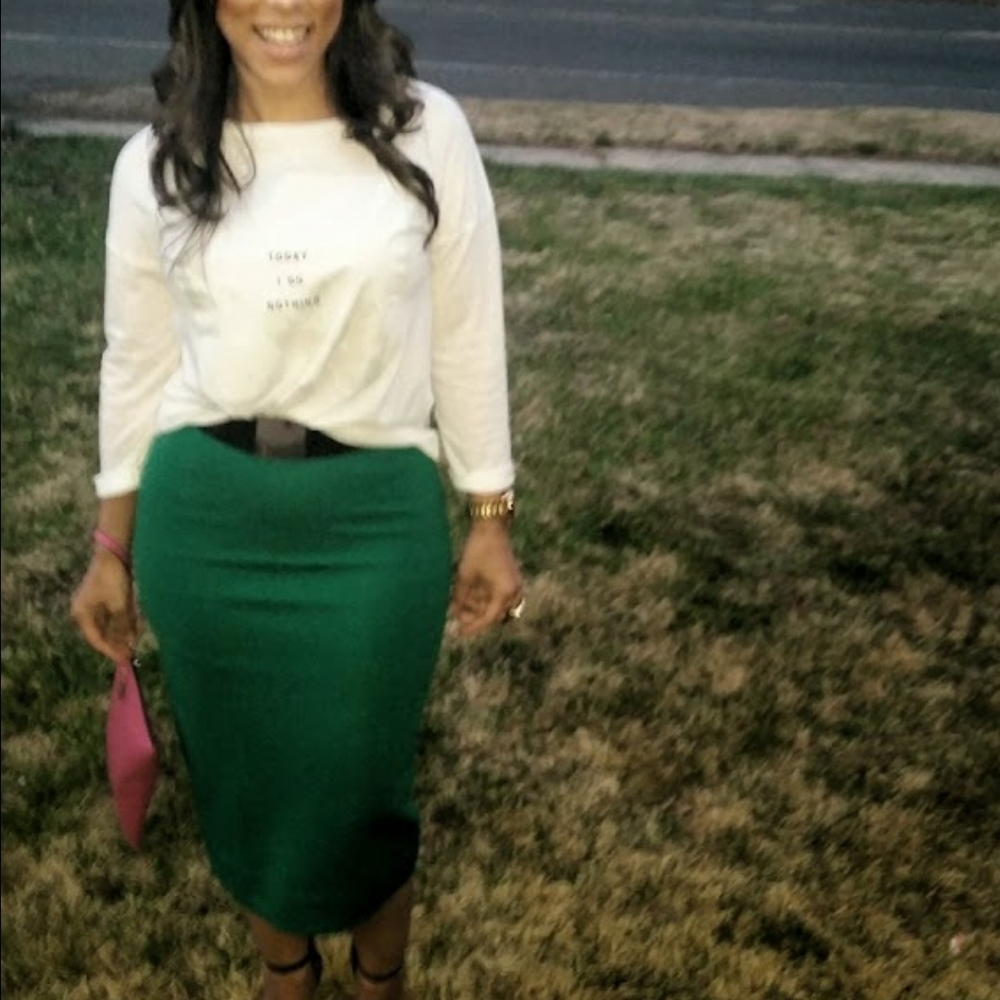 Eva Mendes Size 4 Worn Once Excellent Condition..Stylish Green Pencil Skirt.